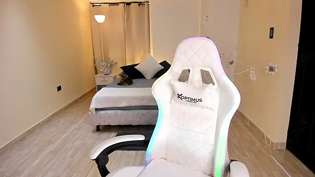 carleee winter online show from December 2024 10:50:01 PM