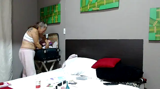 Snapshot of marinadenoche chatting on February 2025 12:37:01 AM marinadenoche online show from February 2025 12:37:01 AM