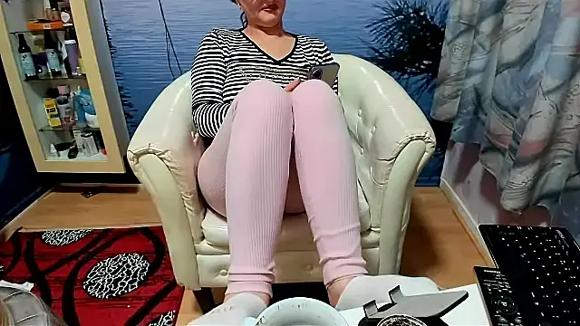 Snapshot of Mature4you44 chatting on January 2025 10:45:01 AM Mature4you44 online show from January 2025 10:45:01 AM