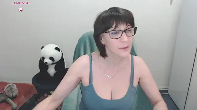 Snapshot of Ammillia chatting on December 2024 12:52:01 AM Ammillia online show from December 2024 12:52:01 AM