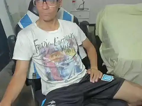 Snapshot of guachin_hunk chatting on December 2024 03:56:02 AM guachin hunk online show from December 2024 03:56:02 AM