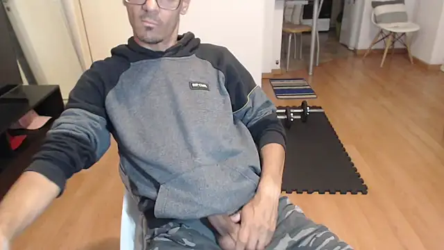 Snapshot of guachin_hunk chatting on October 2025 06:20:01 PM guachin hunk online show from October 2025 06:20:01 PM