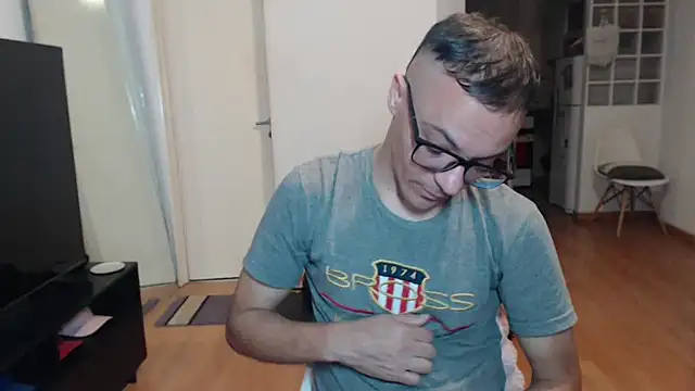 Snapshot of guachin_hunk chatting on May 2026 03:24:02 AM guachin hunk online show from May 2026 03:24:02 AM