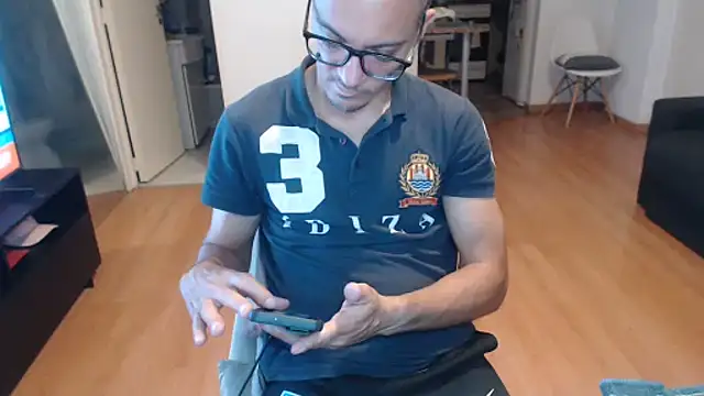 Snapshot of guachin_hunk chatting on June 2026 10:11:02 PM guachin hunk online show from June 2026 10:11:02 PM
