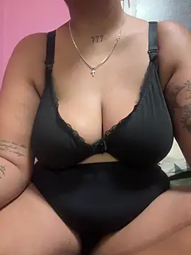 Madsion23 online show from December 2025 08:14:01 PM