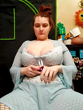 Snapshot of Snowbunnycake_131 chatting on March 2025 11:33:01 AM Snowbunnycake 131 online show from March 2025 11:33:01 AM