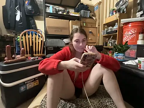 Snapshot of Snowbunnycake_131 chatting on May 2026 03:47:01 AM Snowbunnycake 131 online show from May 2026 03:47:01 AM