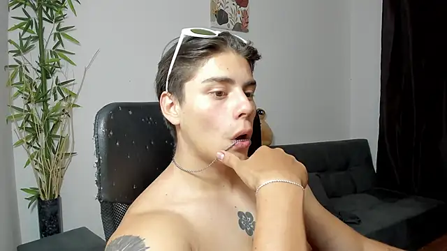 Giordano Russo online show from February 2025 03:04:02 AM