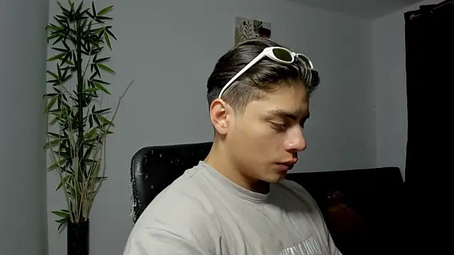 Giordano Russo online show from February 2025 03:15:02 PM