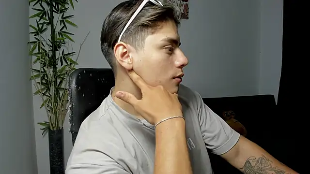 Giordano Russo online show from February 2025 06:20:02 PM