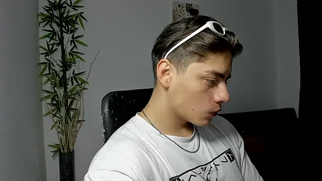 Giordano Russo online show from March 2025 03:09:02 PM