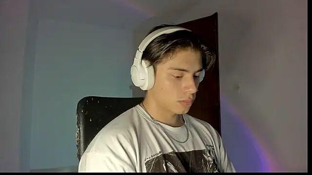 Giordano Russo online show from October 2025 12:44:02 AM