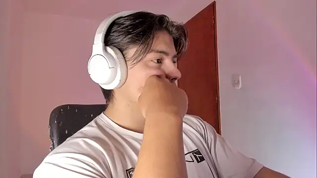 Giordano Russo online show from April 2026 02:43:01 PM