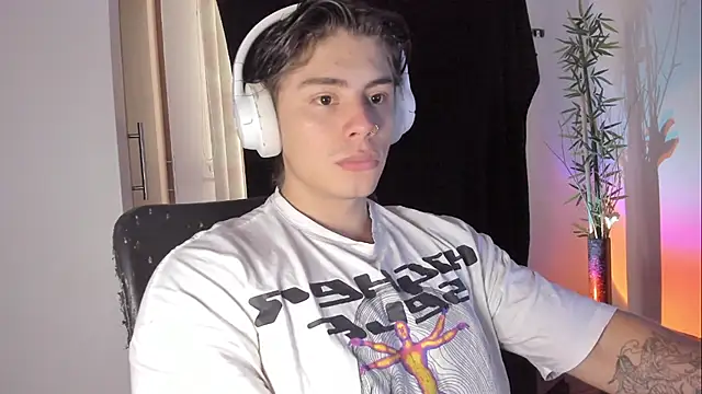 Snapshot of Giordano_Russo chatting on May 2026 09:21:01 PM Giordano Russo online show from May 2026 09:21:01 PM