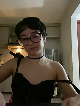 Snapshot of _Lunnaa_ chatting on June 2026 01:22:01 AM Lunnaa online show from June 2026 01:22:01 AM