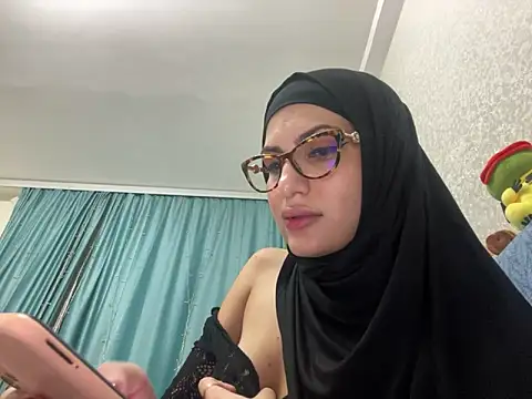 Snapshot of GumusGuray chatting on December 2024 02:08:02 AM GumusGuray online show from December 2024 02:08:02 AM