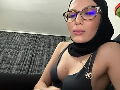 Snapshot of GumusGuray chatting on March 2025 12:54:01 AM GumusGuray online show from March 2025 12:54:01 AM