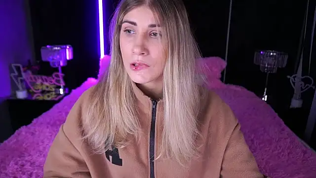 CassandraGood online show from December 2024 08:05:01 AM