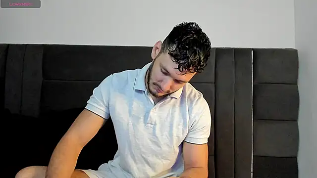 alejandro  2 online show from April 2026 06:43:01 PM