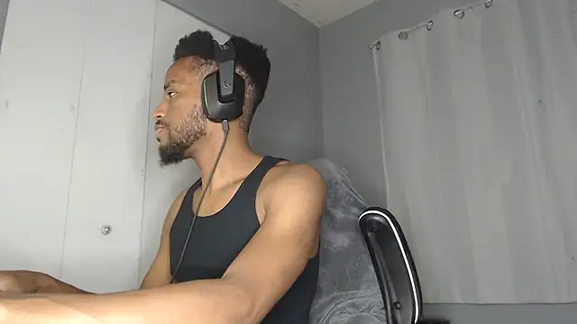 Snapshot of ChrisVacher chatting on December 2024 02:27:02 PM ChrisVacher online show from December 2024 02:27:02 PM