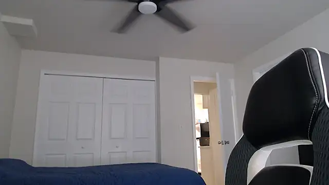 Snapshot of ChrisVacher chatting on September 2025 08:43:01 PM ChrisVacher online show from September 2025 08:43:01 PM