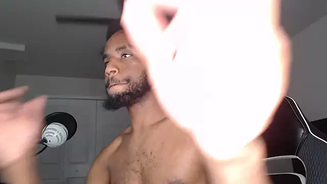 Snapshot of ChrisVacher chatting on October 2025 12:30:02 AM ChrisVacher online show from October 2025 12:30:02 AM