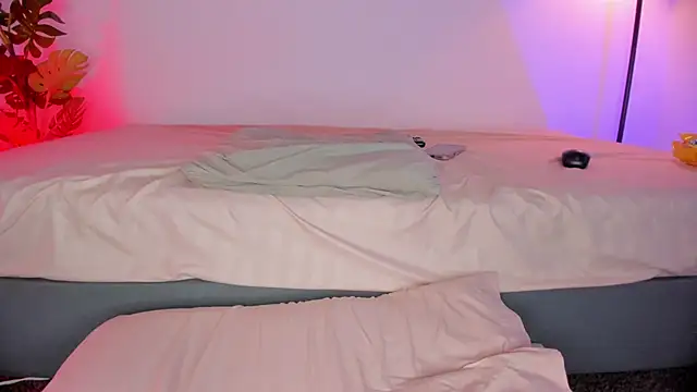 hot booty  online show from March 2026 10:47:01 PM