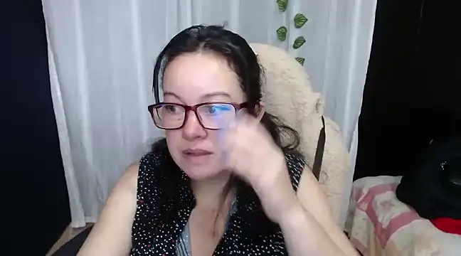 Snapshot of Sonialorens_ chatting on December 2024 01:50:02 PM Sonialorens  online show from December 2024 01:50:02 PM