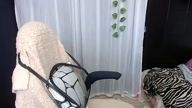 Snapshot of Sonialorens_ chatting on January 2025 03:46:01 PM Sonialorens  online show from January 2025 03:46:01 PM