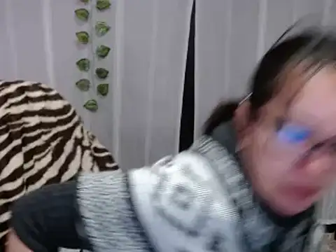 Snapshot of Sonialorens_ chatting on February 2025 12:28:01 PM Sonialorens  online show from February 2025 12:28:01 PM