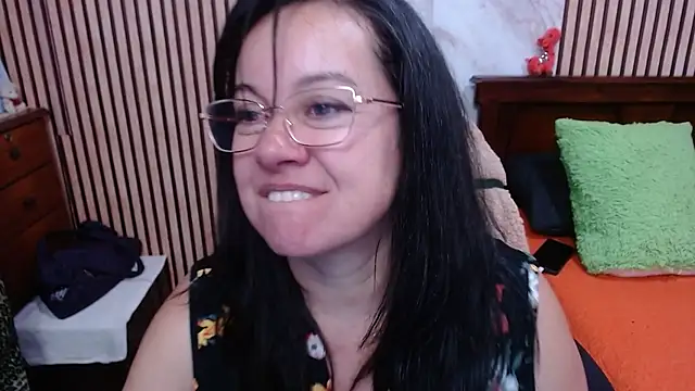 Snapshot of Sonialorens_ chatting on October 2025 09:50:02 PM Sonialorens  online show from October 2025 09:50:02 PM