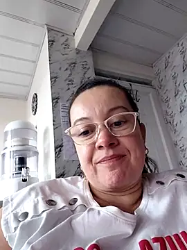 Sonialorens  online show from July 2026 10:28:02 PM