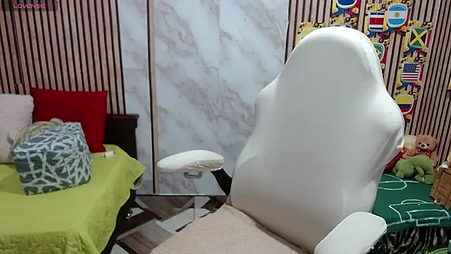 Sonialorens  online show from July 2026 04:11:02 PM