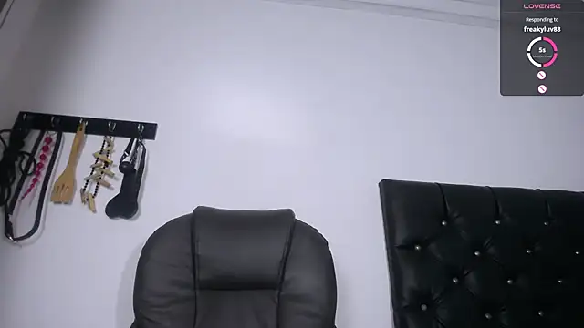 Snapshot of alejandraluxt chatting on February 2025 05:45:01 AM alejandraluxt online show from February 2025 05:45:01 AM