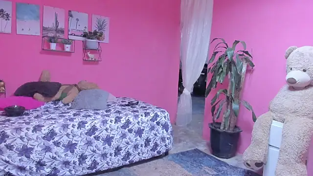 Emma lean online show from December 2024 01:46:01 PM