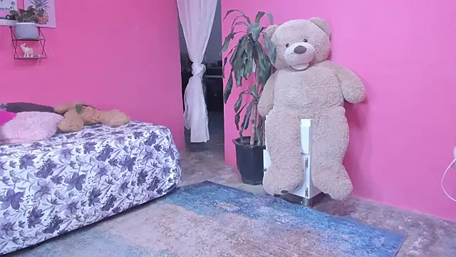 Emma lean online show from December 2024 12:27:02 PM