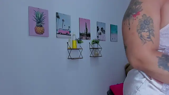 Emma lean online show from January 2026 03:49:02 PM