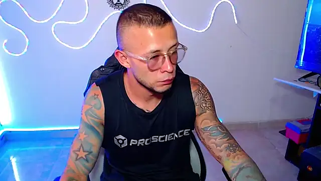 sebastian horny online show from December 2025 05:31:01 PM