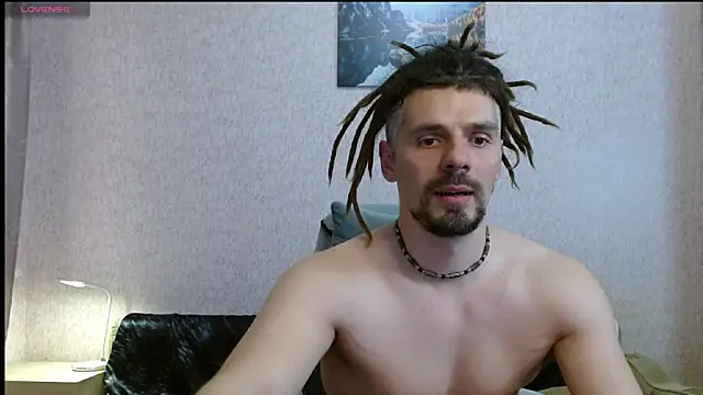 Snapshot of Aestheticguy101 chatting on May 2026 04:37:01 PM Aestheticguy101 online show from May 2026 04:37:01 PM