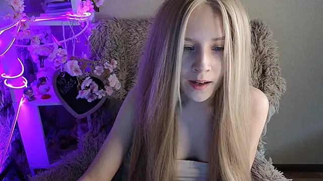 sarakaell online show from September 2025 02:11:02 AM