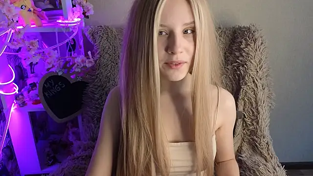 sarakaell online show from October 2025 02:44:01 AM