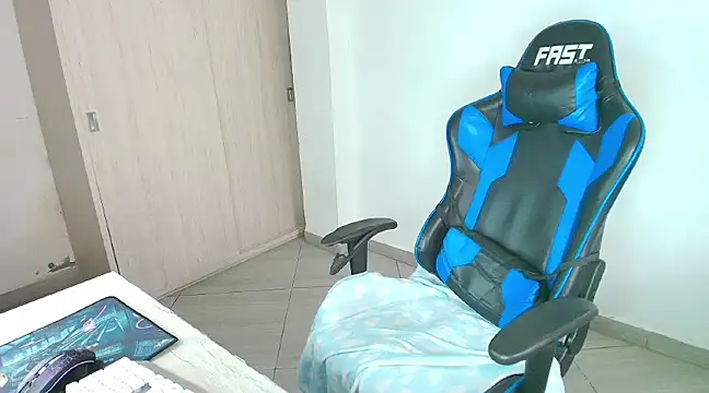 sophiax-x online show from February 2025 05:58:01 PM