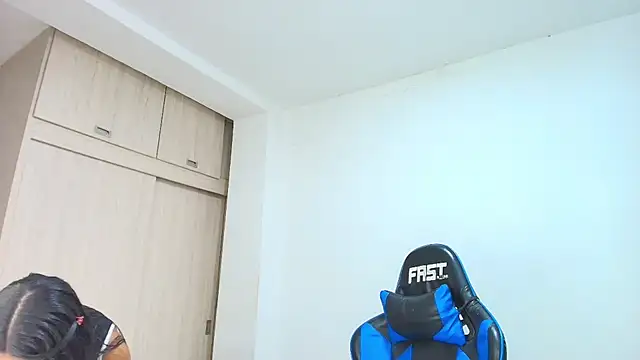 sophiax-x online show from October 2025 07:14:01 PM