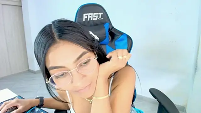 sophiax-x online show from February 2026 04:49:02 PM