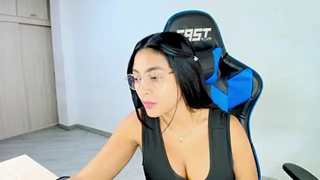 sophiax-x online show from March 2026 03:08:02 PM