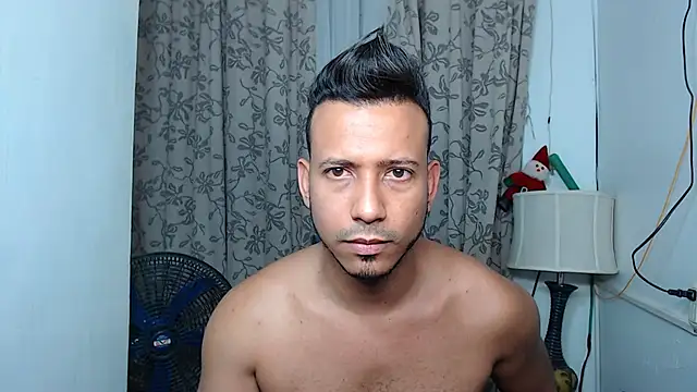Snapshot of thommerxxx chatting on January 2026 09:12:01 AM thommerxxx online show from January 2026 09:12:01 AM