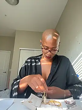 Snapshot of HoneyDripHer chatting on November 2025 01:44:02 PM HoneyDripHer online show from November 2025 01:44:02 PM