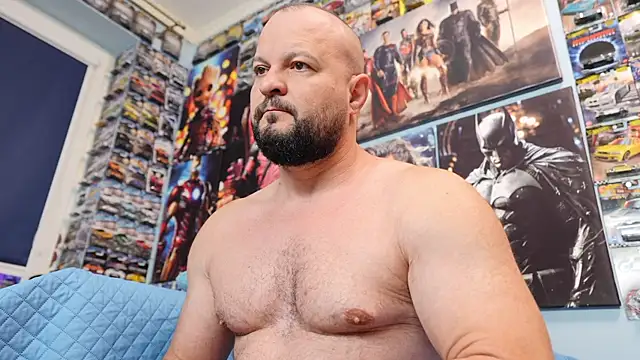 Snapshot of Muscle_Bear chatting on June 2026 05:21:02 AM Muscle Bear online show from June 2026 05:21:02 AM