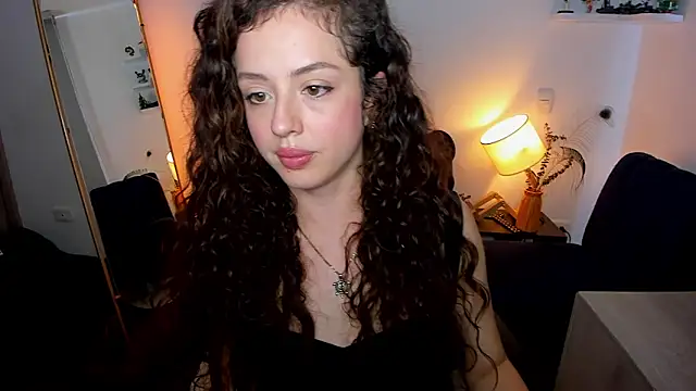 Cassandra Caiin online show from March 2026 07:06:02 PM