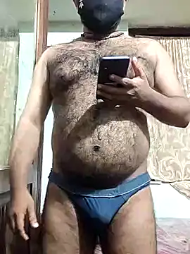 Snapshot of MalluBoyForGirls chatting on November 2025 01:11:02 PM MalluBoyForGirls online show from November 2025 01:11:02 PM